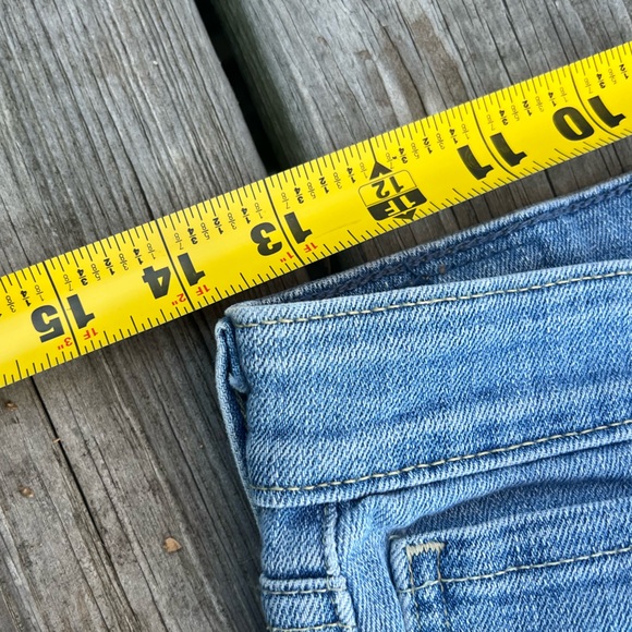 Levi Strauss Signature Women’s 28x30 Mid Rise Skinny Jeans Light Wash Denim - Picture 9 of 11